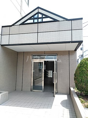 23/30 エントランス