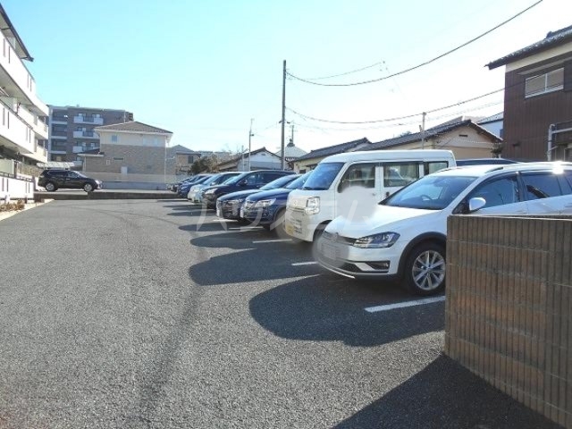 27/30 駐車場