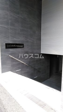 21/30 エントランス
