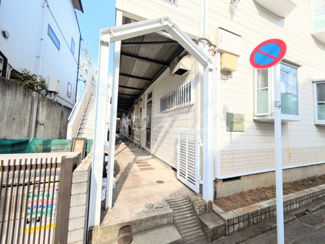 21/26 エントランス