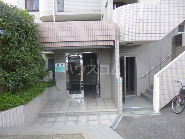 19/28 エントランス