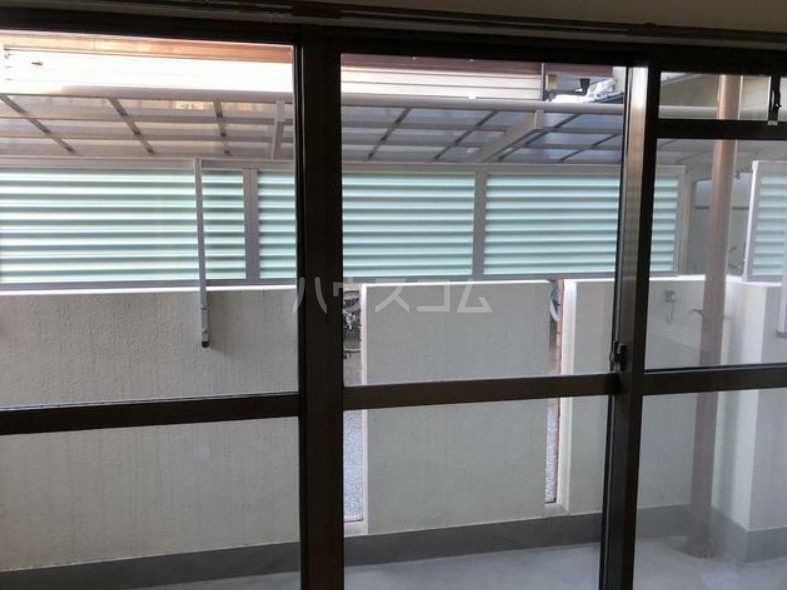 13/21 バルコニー