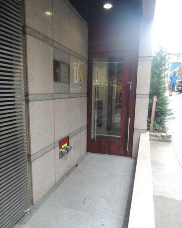 20/29 エントランス