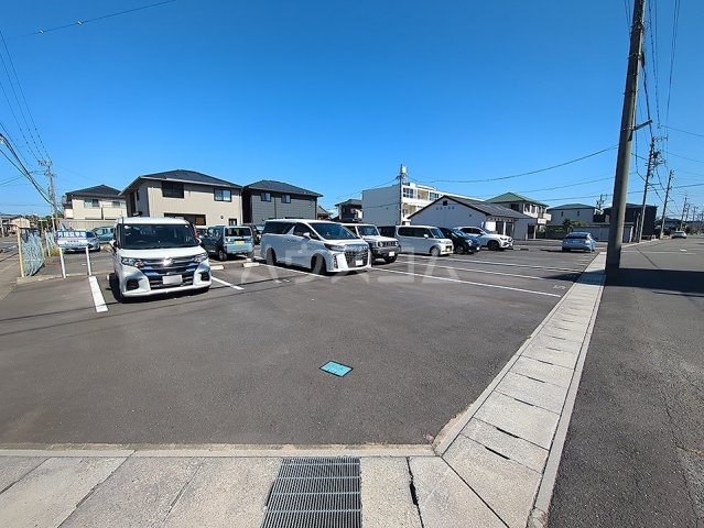 2/3 駐車場