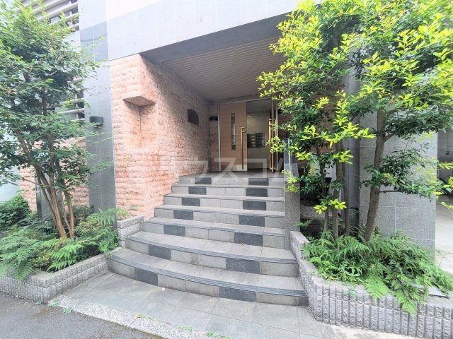 21/29 エントランス