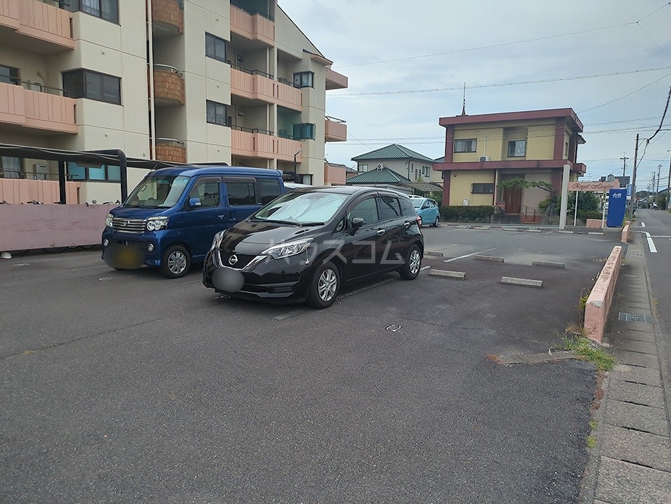 2/5 駐車場