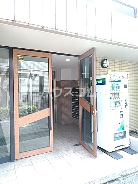 18/29 エントランス