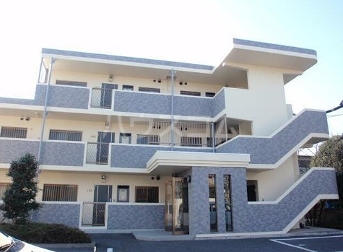 24/25 エントランス