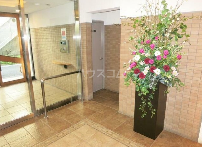 19/29 エントランス