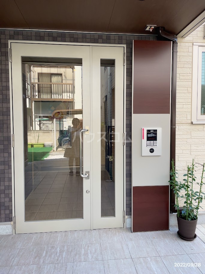 17/28 エントランス