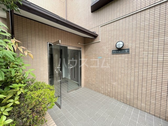 21/27 エントランス