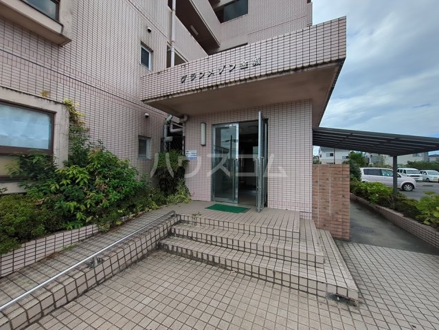 22/30 エントランス