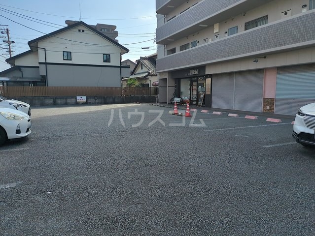 22/30 駐車場