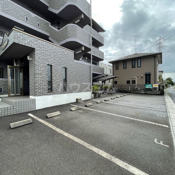 20/23 駐車場