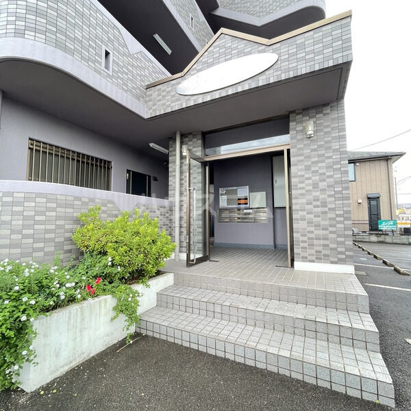 19/23 エントランス