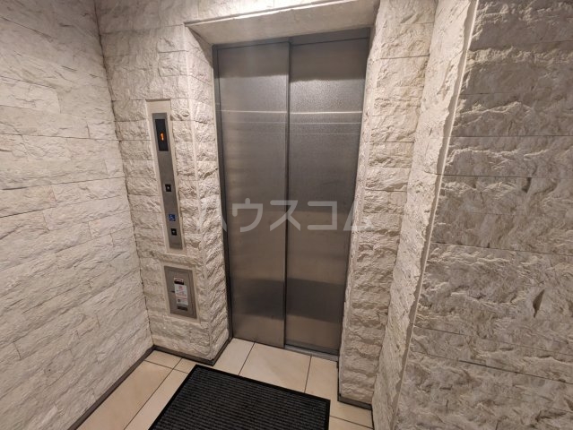 2/2 エントランス