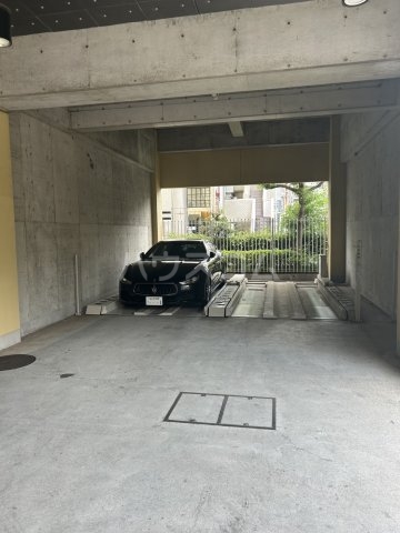 25/30 駐車場