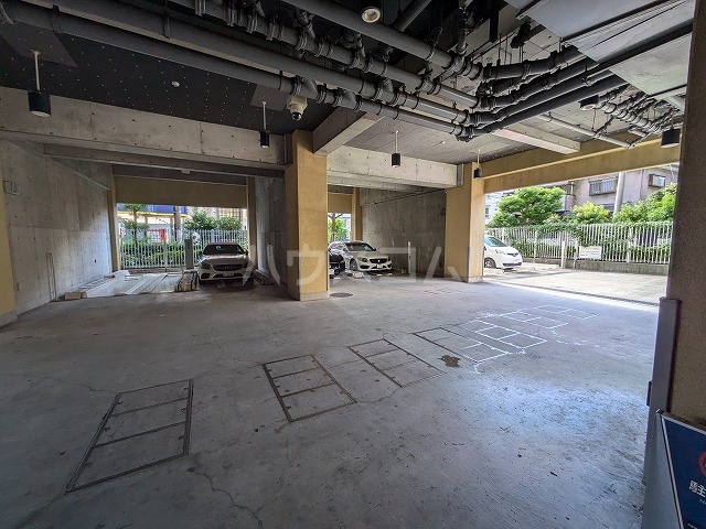 28/30 駐車場