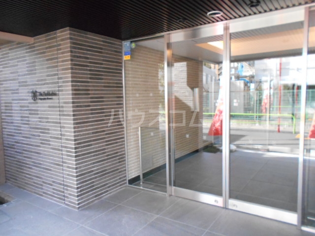 21/30 エントランス