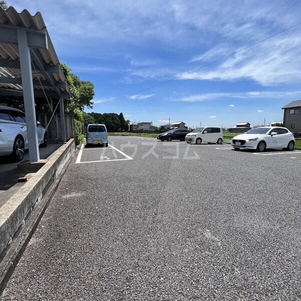 19/28 駐車場