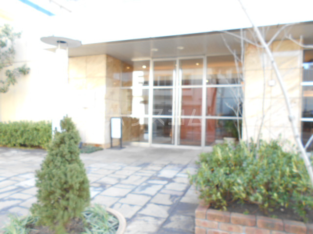 26/30 エントランス