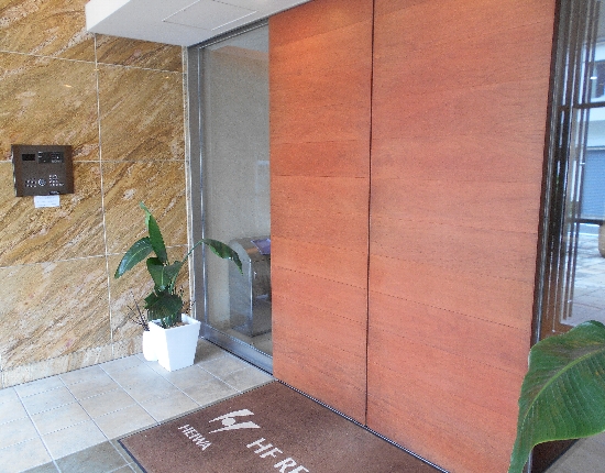 22/30 エントランス