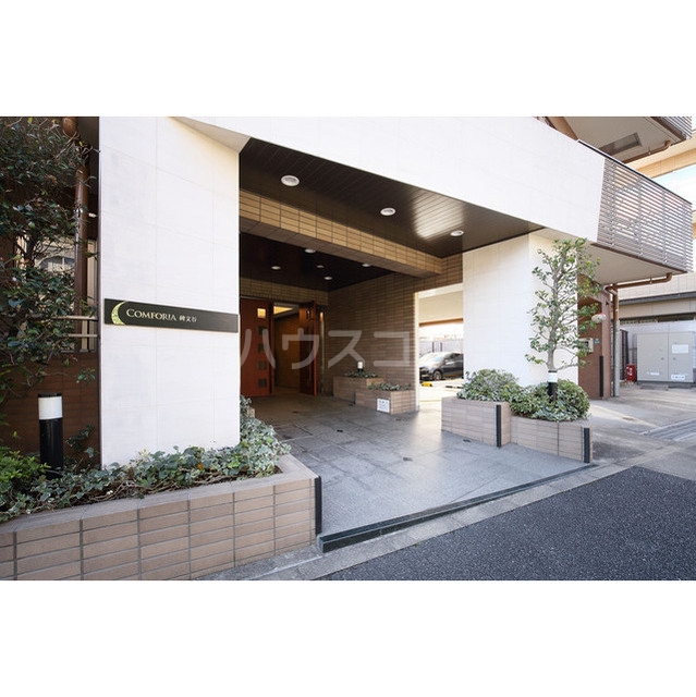 13/20 エントランス