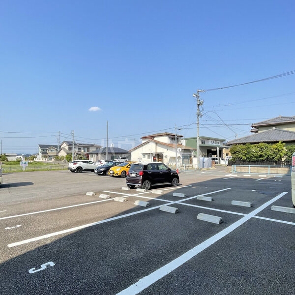 16/25 駐車場