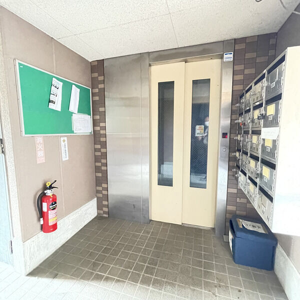 16/26 エントランス