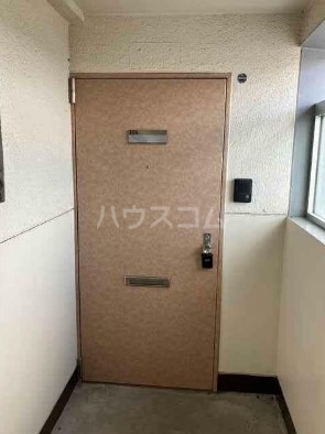 21/25 エントランス