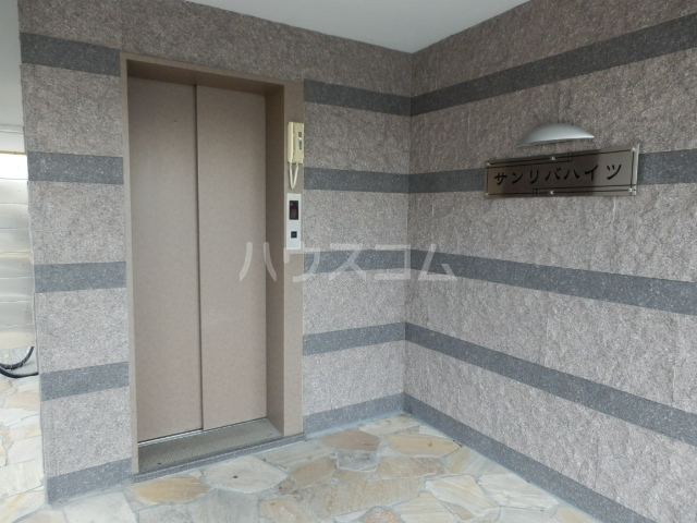 2/4 エントランス