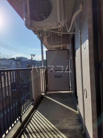 23/30 バルコニー