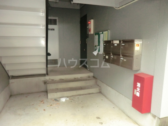 18/29 エントランス