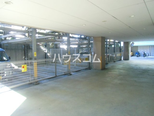 28/30 駐車場