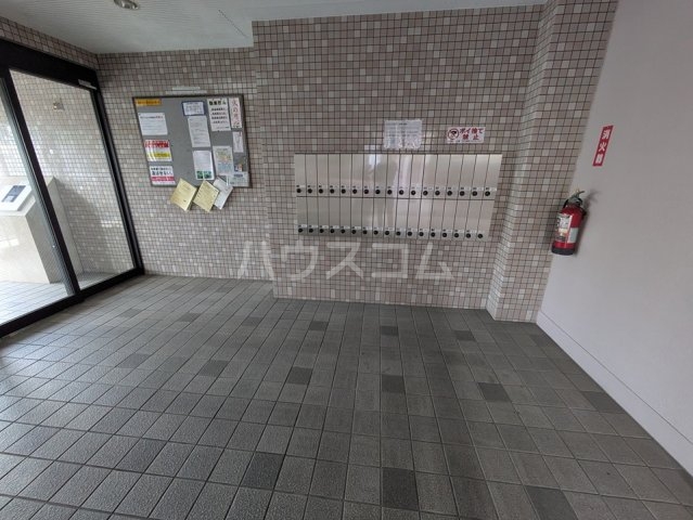 18/22 エントランス
