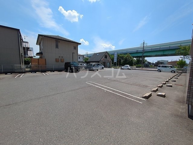 27/28 駐車場