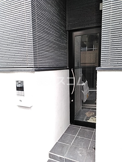 23/30 エントランス