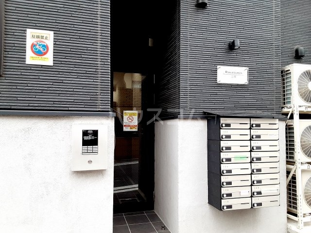 28/30 エントランス