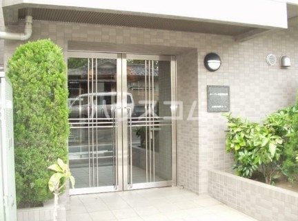 15/19 エントランス