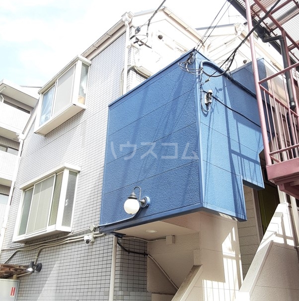 19/27 エントランス