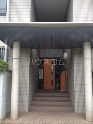 14/18 エントランス