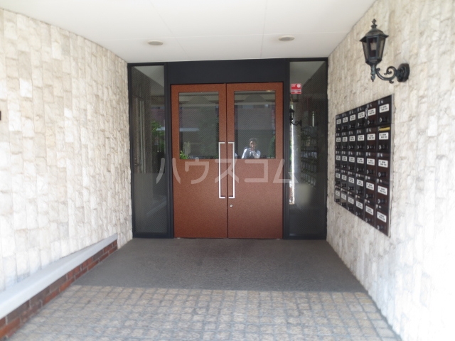 21/29 エントランス