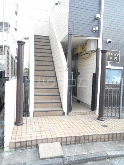 27/30 エントランス