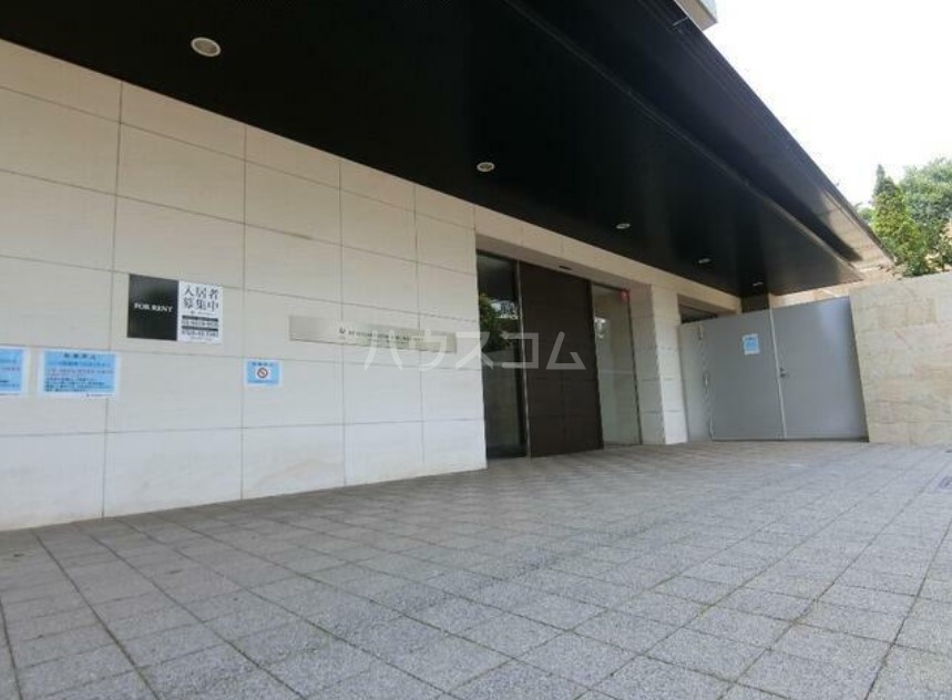 28/30 エントランス