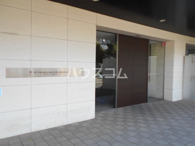 21/30 エントランス