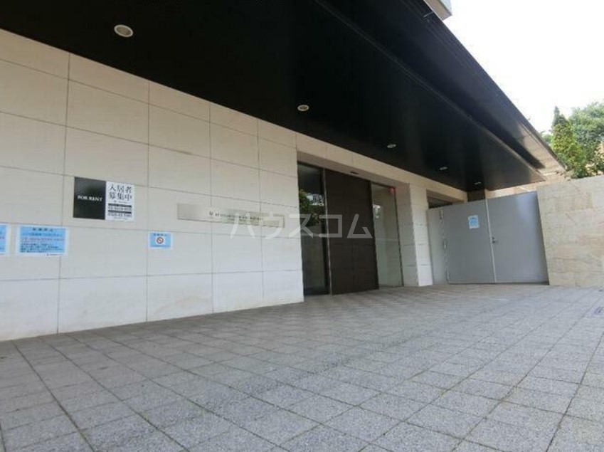 25/30 エントランス