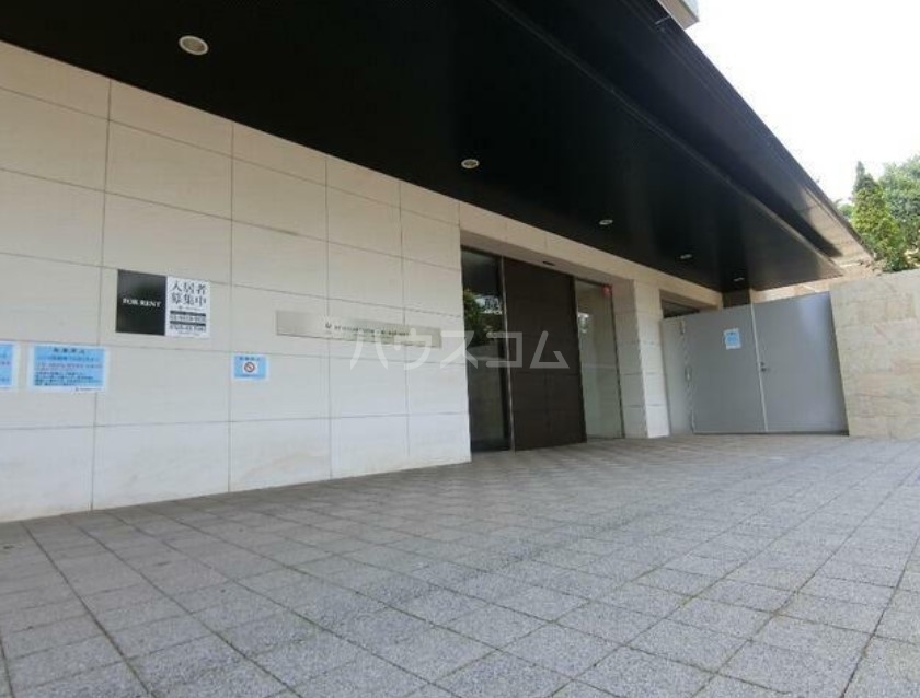 23/30 エントランス