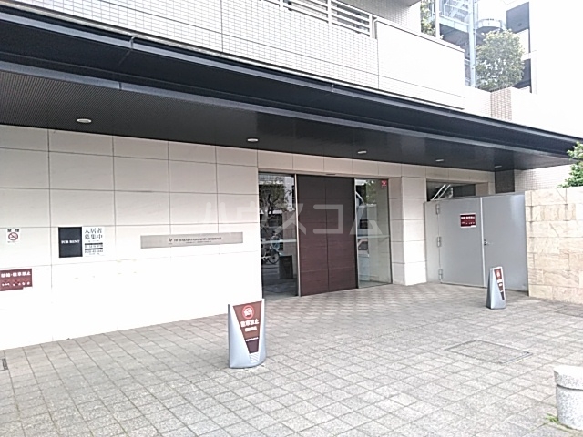 28/30 エントランス