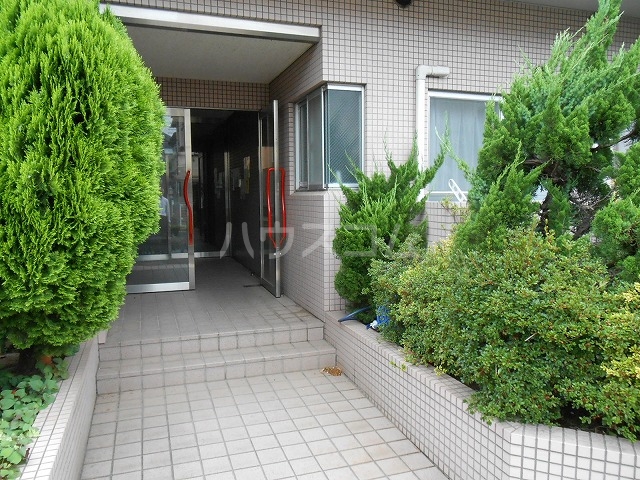 17/25 エントランス