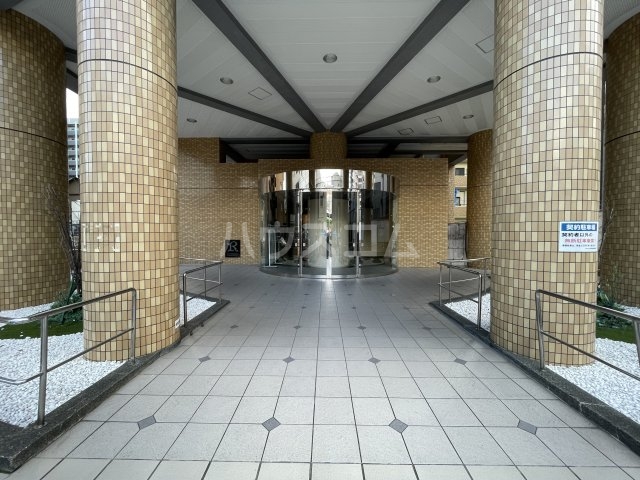 23/30 エントランス